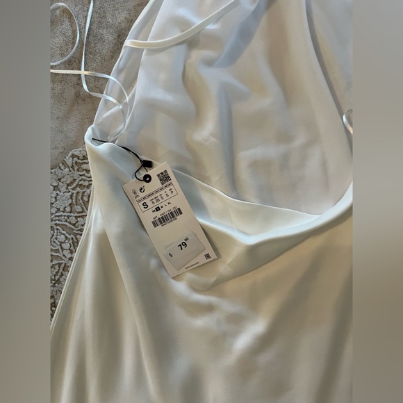 White satin open back halter dress - Picture 12 of 16